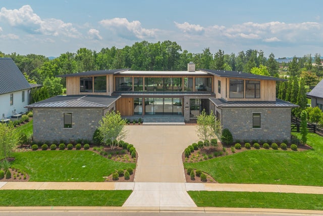 8005 Backwoods Dr, College Grove