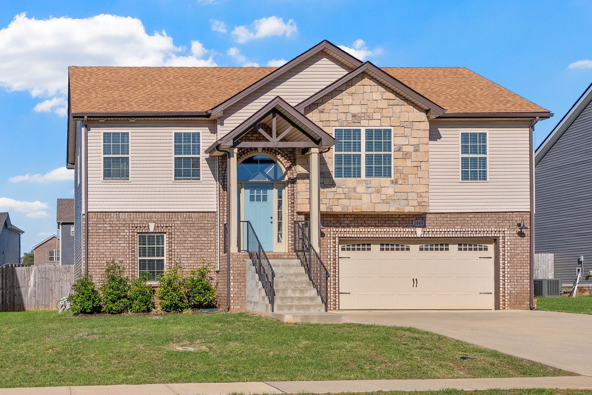 Photo of Listing #3032142