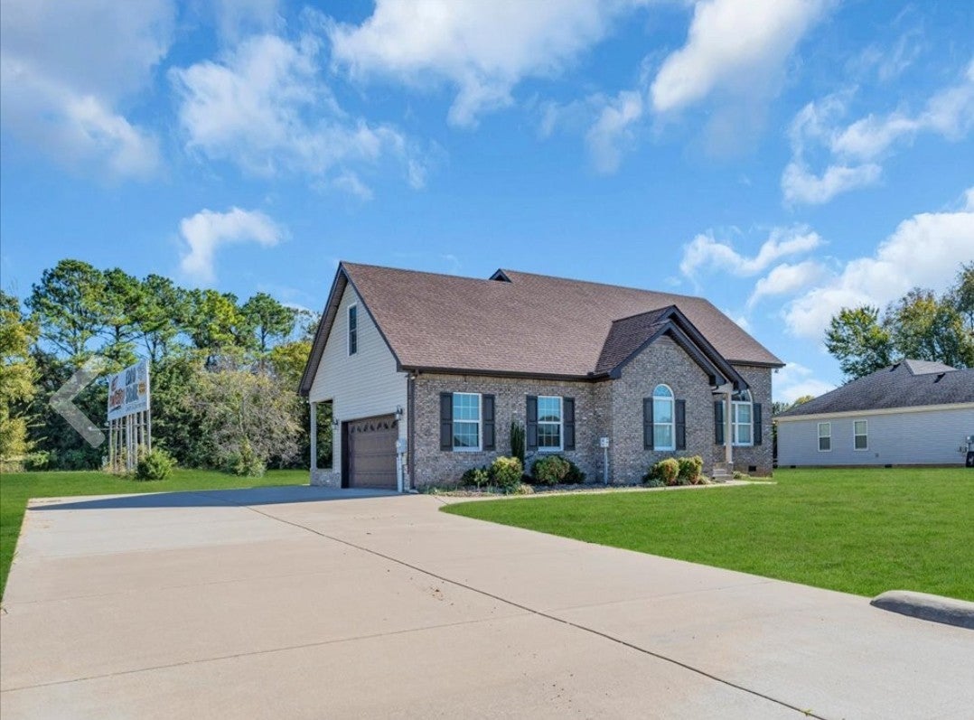 Photo of Listing #3032175