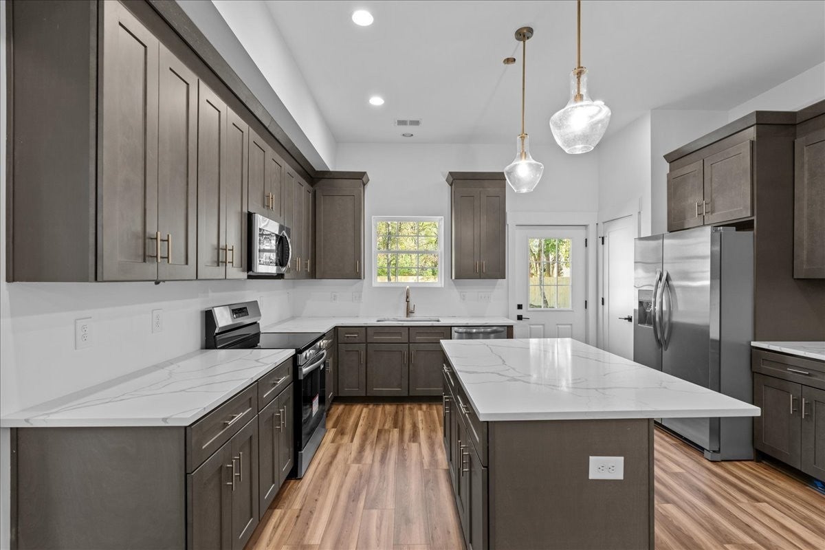 Photo of Listing #3032340