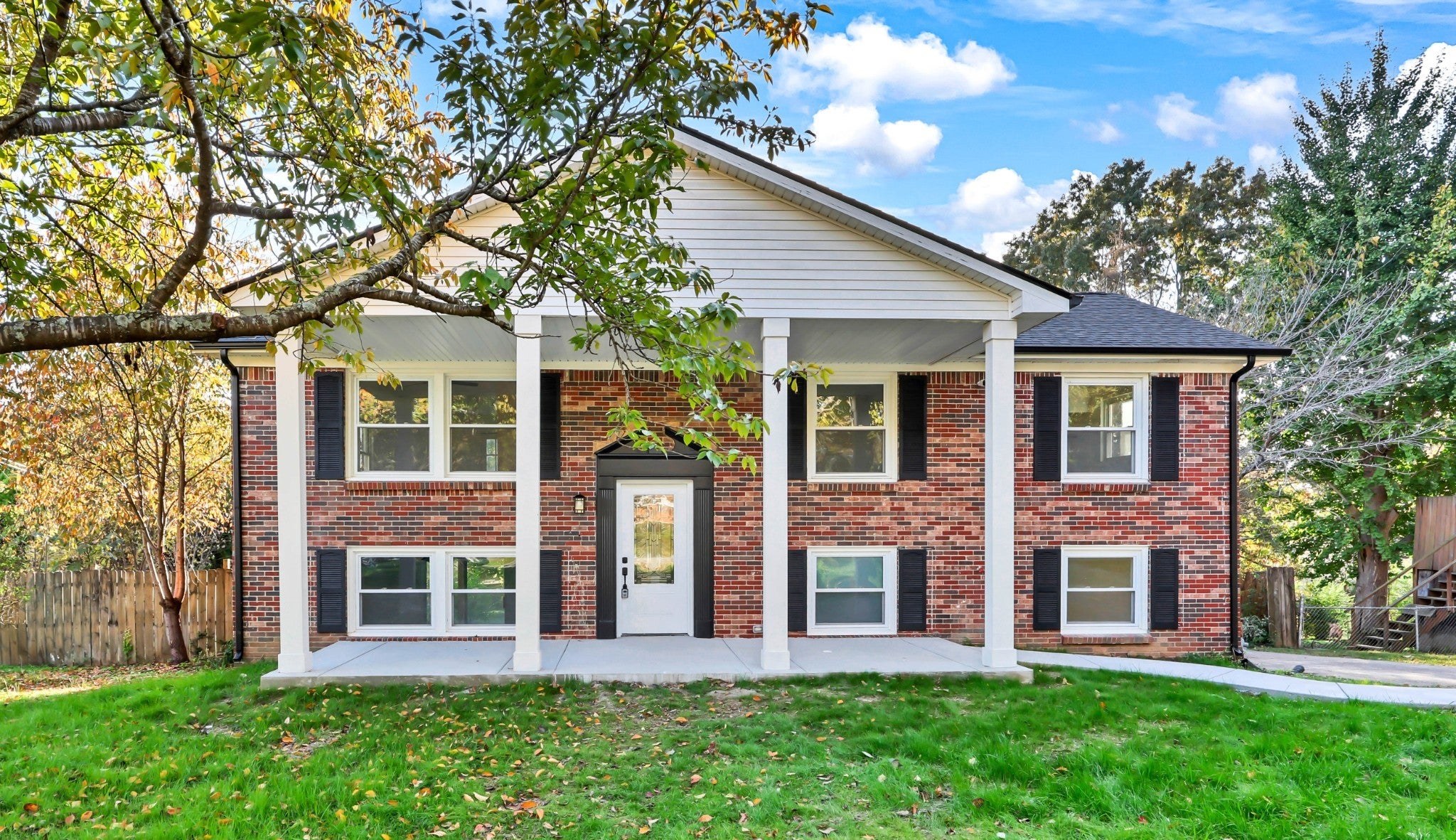 Photo for MLS 3032389 in 206 Kings Deer Dr Clarksville, TN - 37042