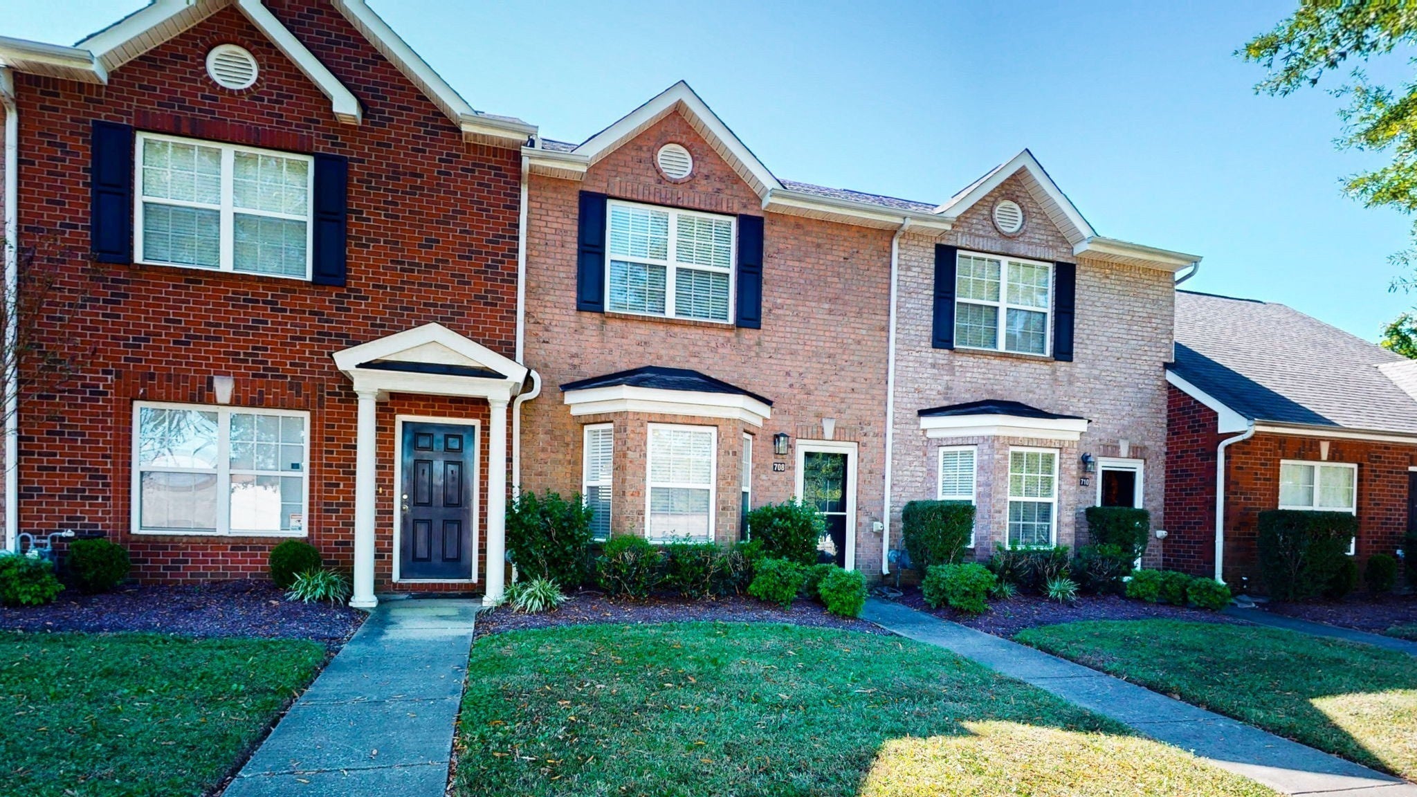 Photo of Listing #3032404