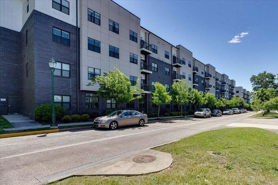 Photo of Listing #3032442