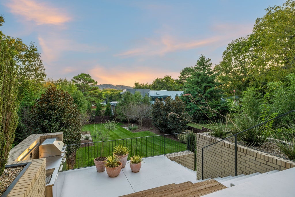 937 Glendale Ln, Nashville