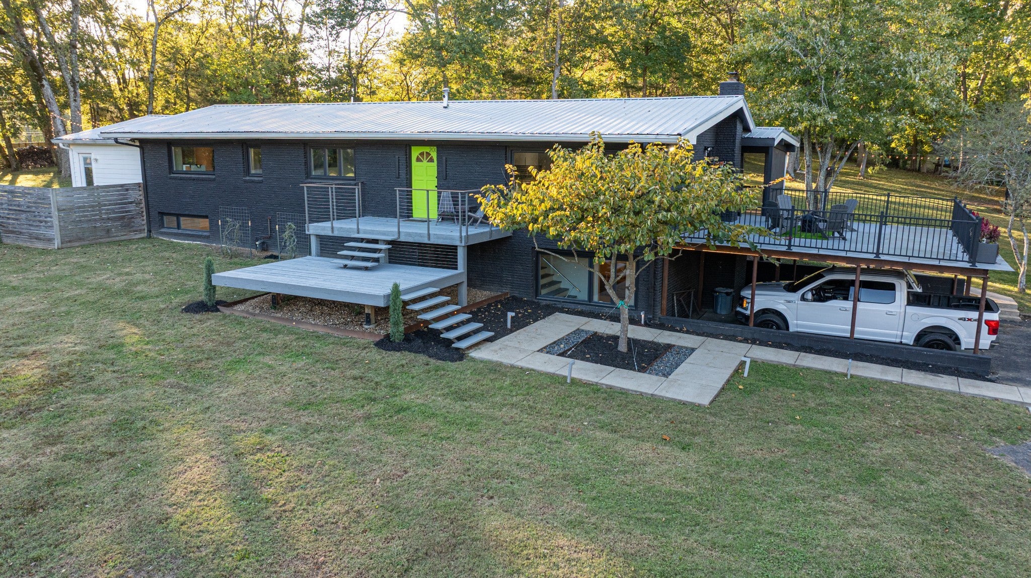 Photo of Listing #3032490