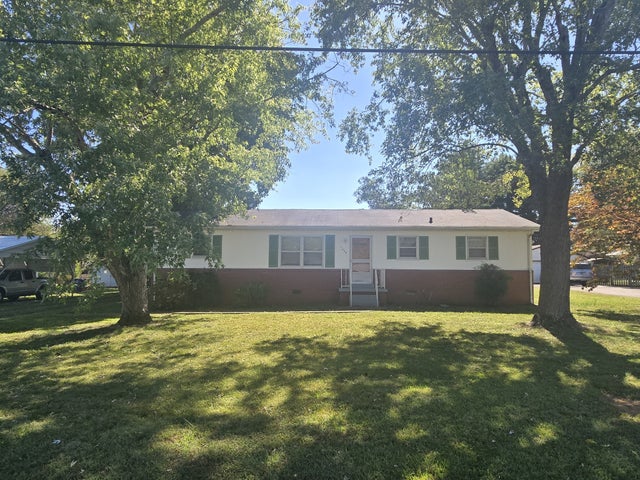 1404 Cypress St, Shelbyville