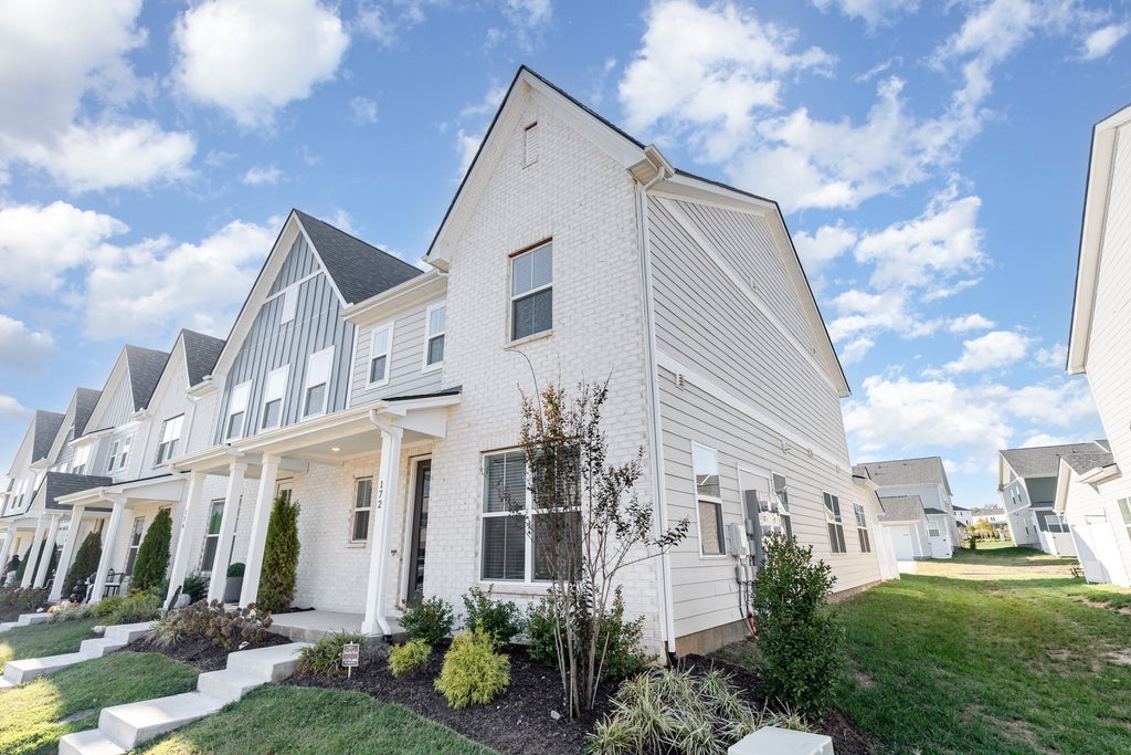 172 Fletchers Way, Smyrna