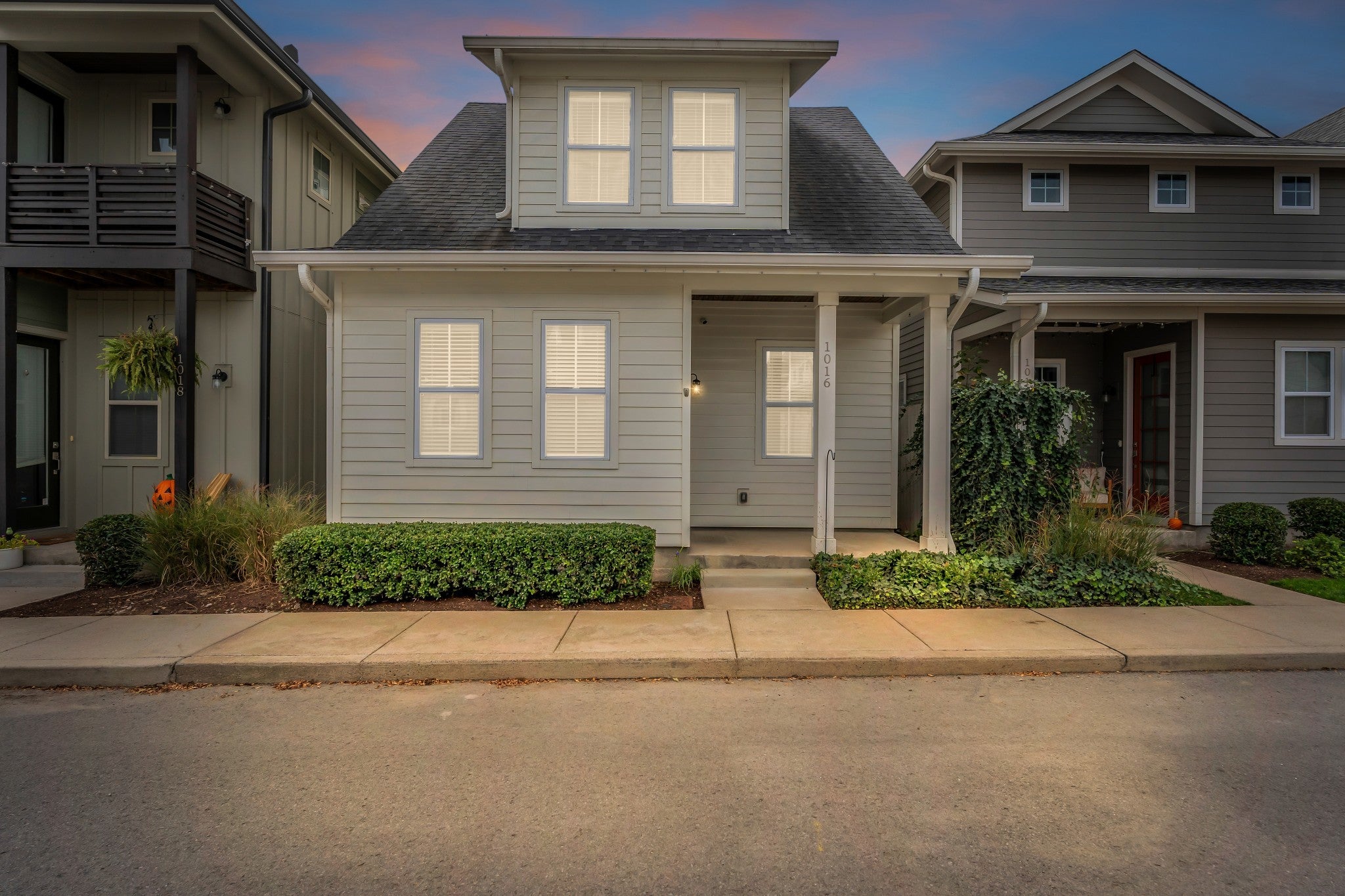 Photo of Listing #3032898