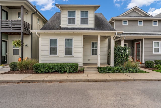 1016 Treaty Oaks Dr, Nashville