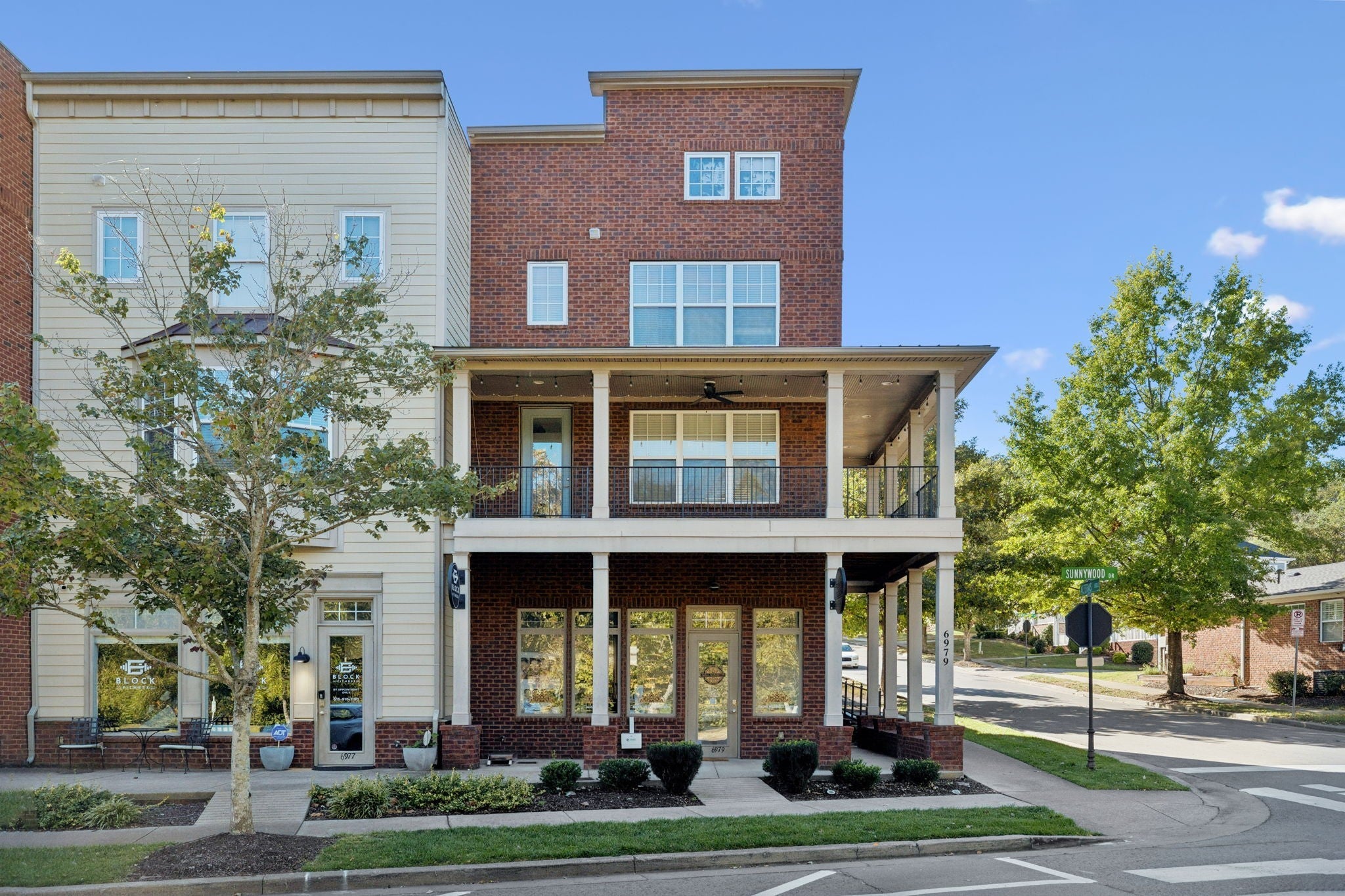 Photo of Listing #3032944