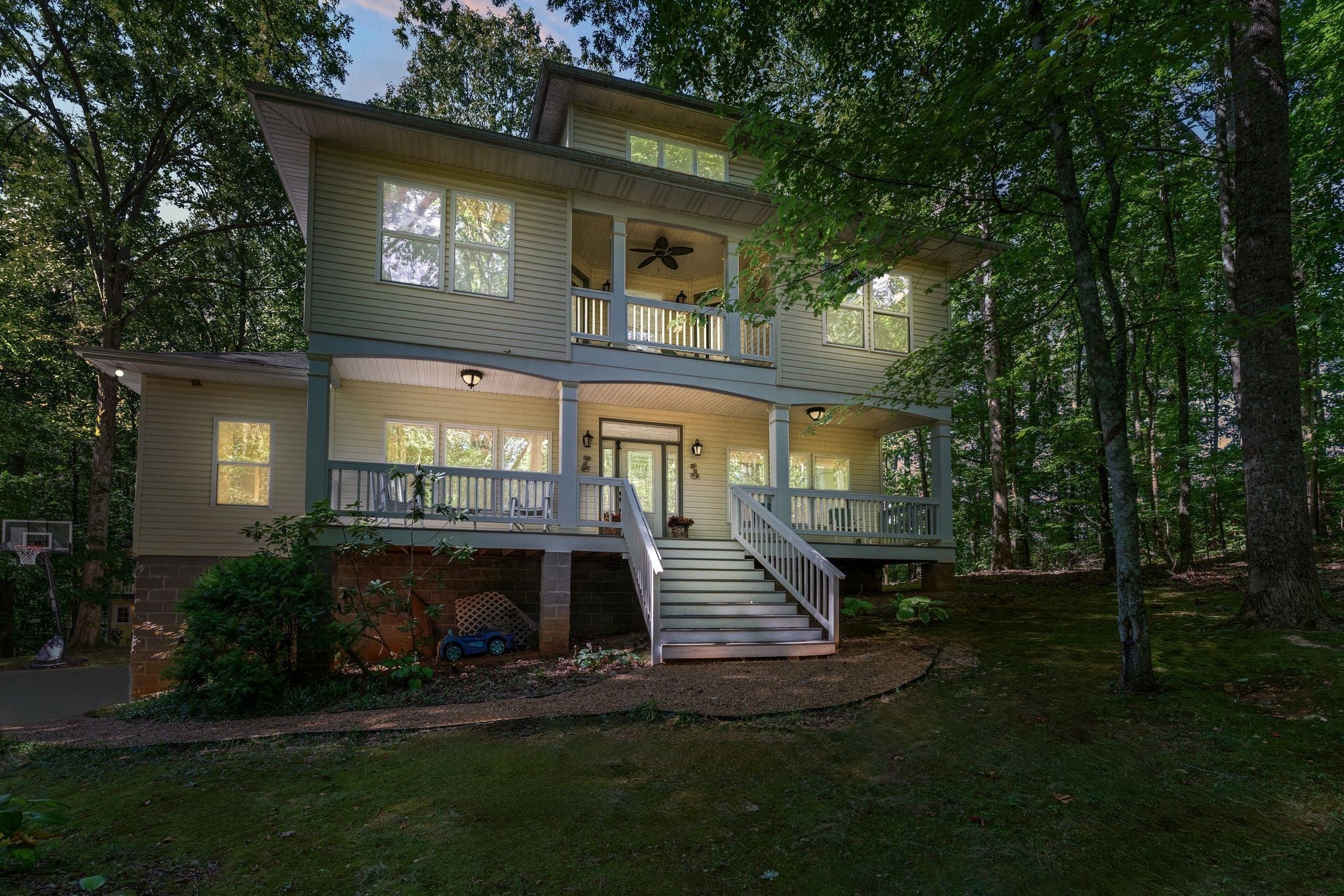 Photo of Listing #3033029