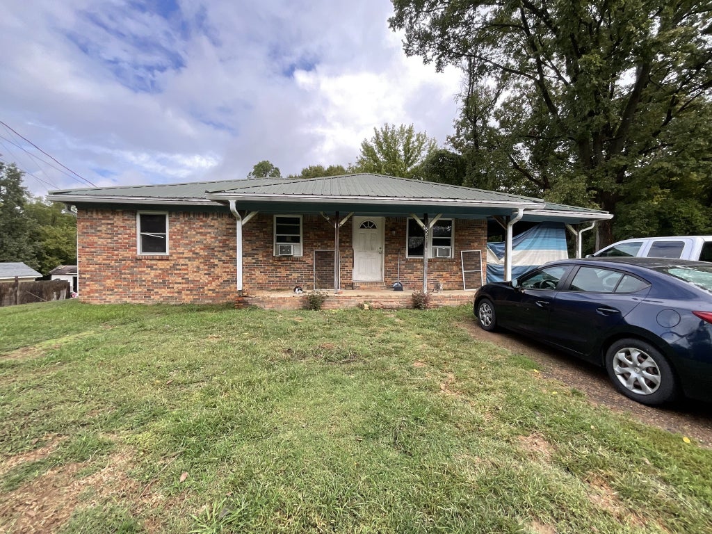 320 Double Bridges Rd, Munford