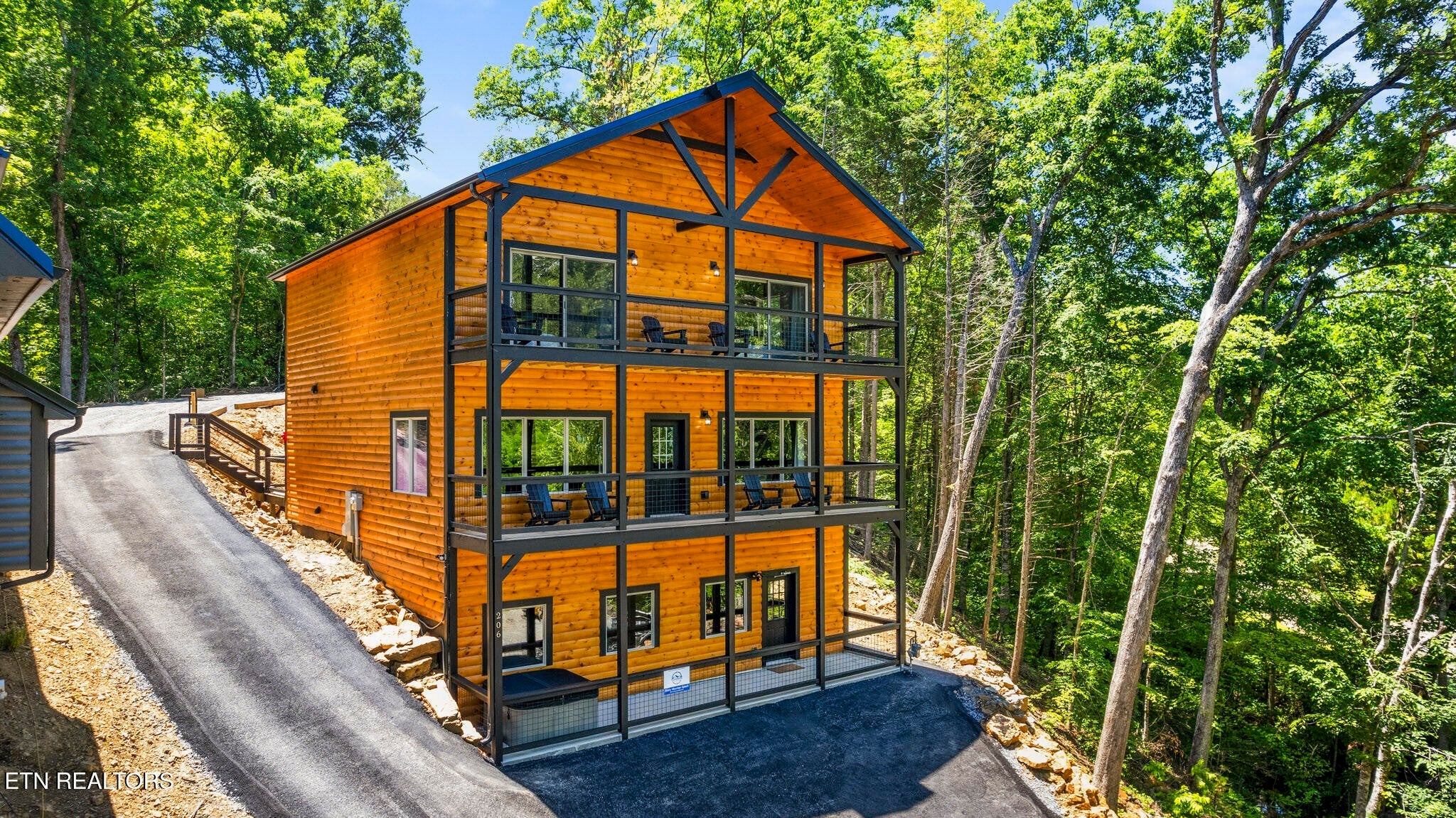 Photo of Listing #3033105