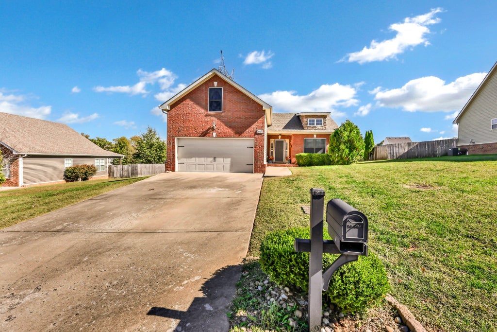 3027 Outfitters Dr, Clarksville