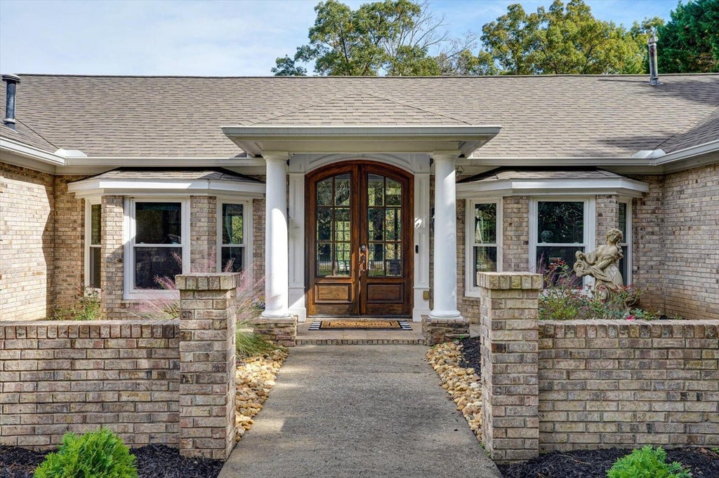 5812 Lake Resort Drive, Hixson