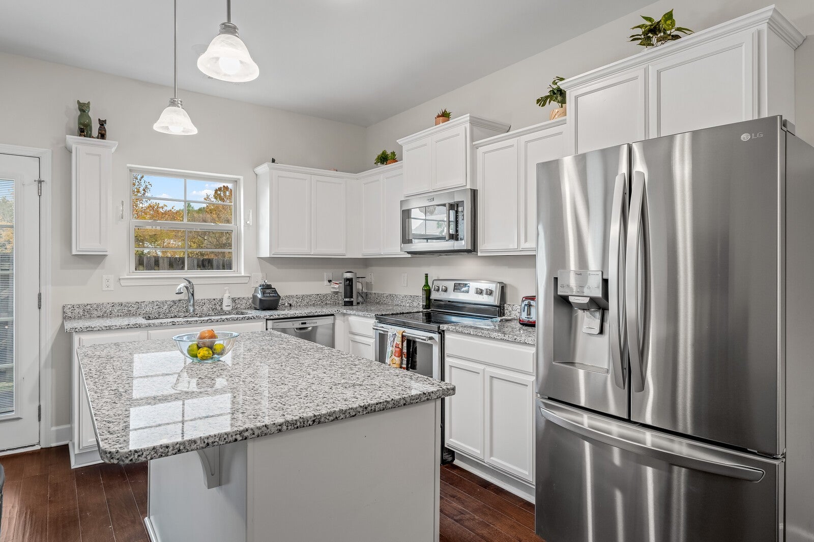 Photo of Listing #3033556