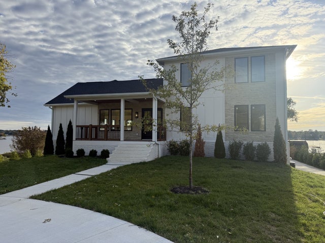 407 Sanders Ferry Rd, Hendersonville