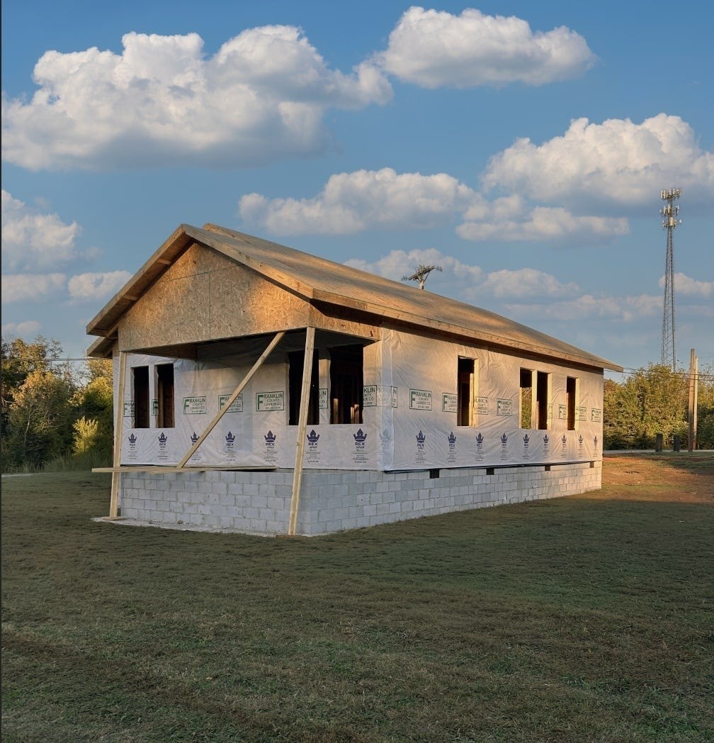 125 Front Street N, Cowan