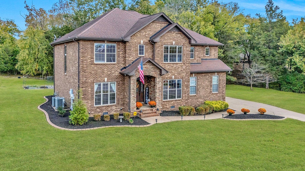 209 Amana Dr, Lebanon