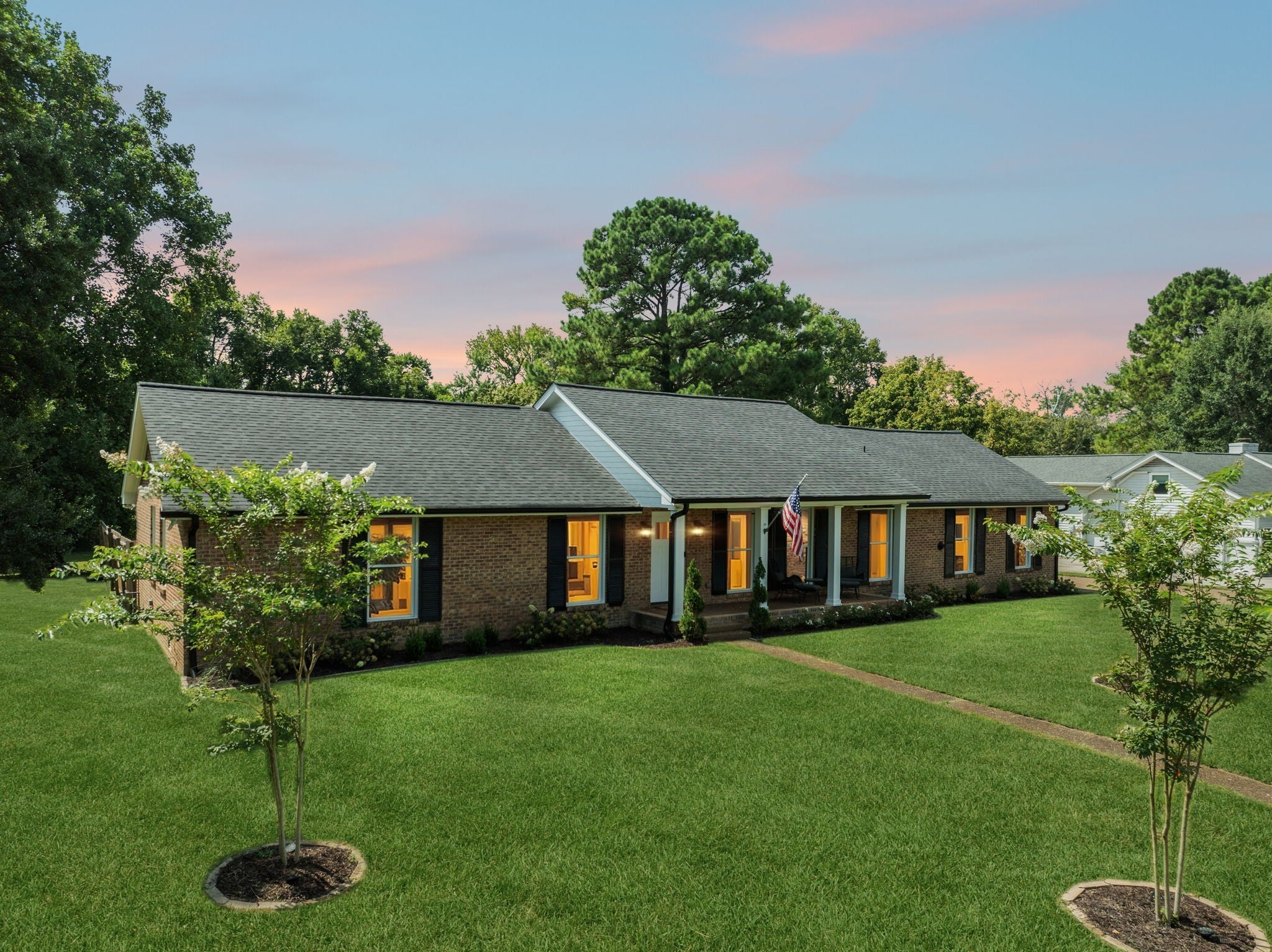 Photo of Listing #3033841