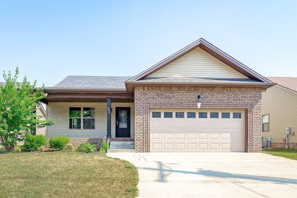 250 Azalea Dr, Oak Grove