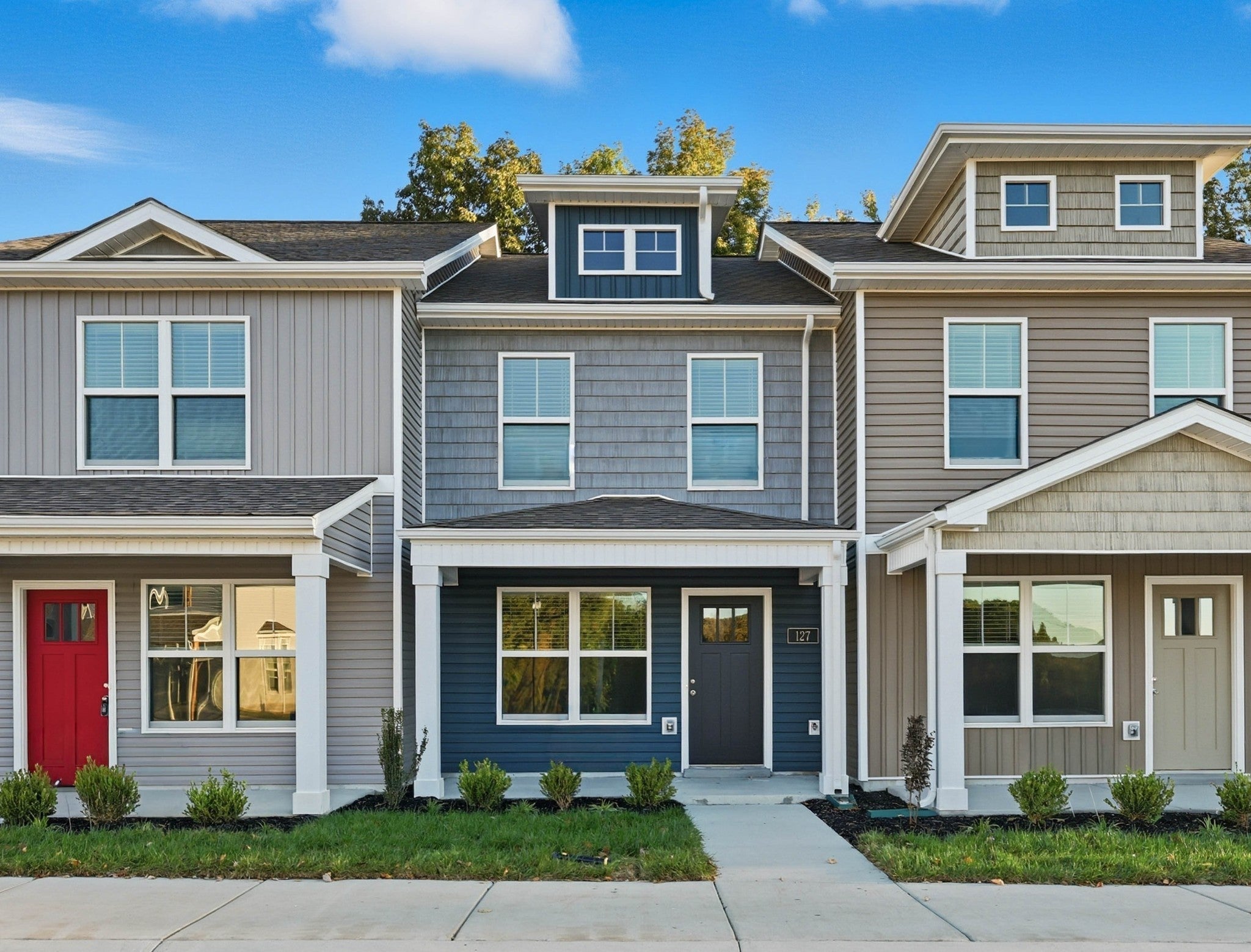 Photo of Listing #3033900