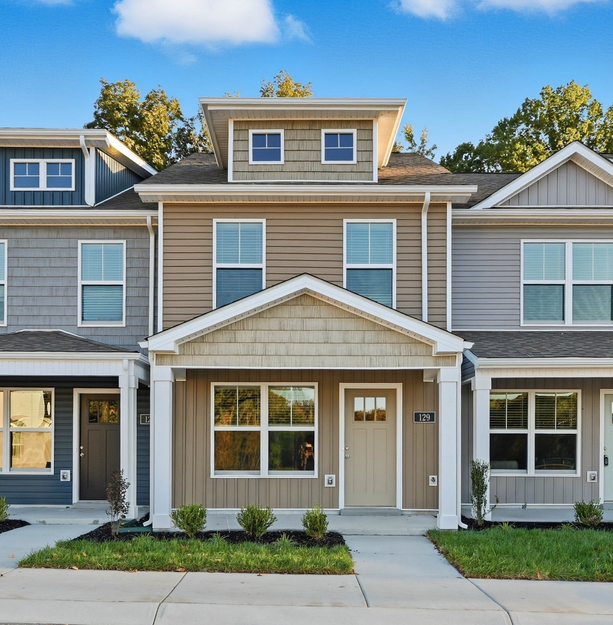 Photo of Listing #3033901