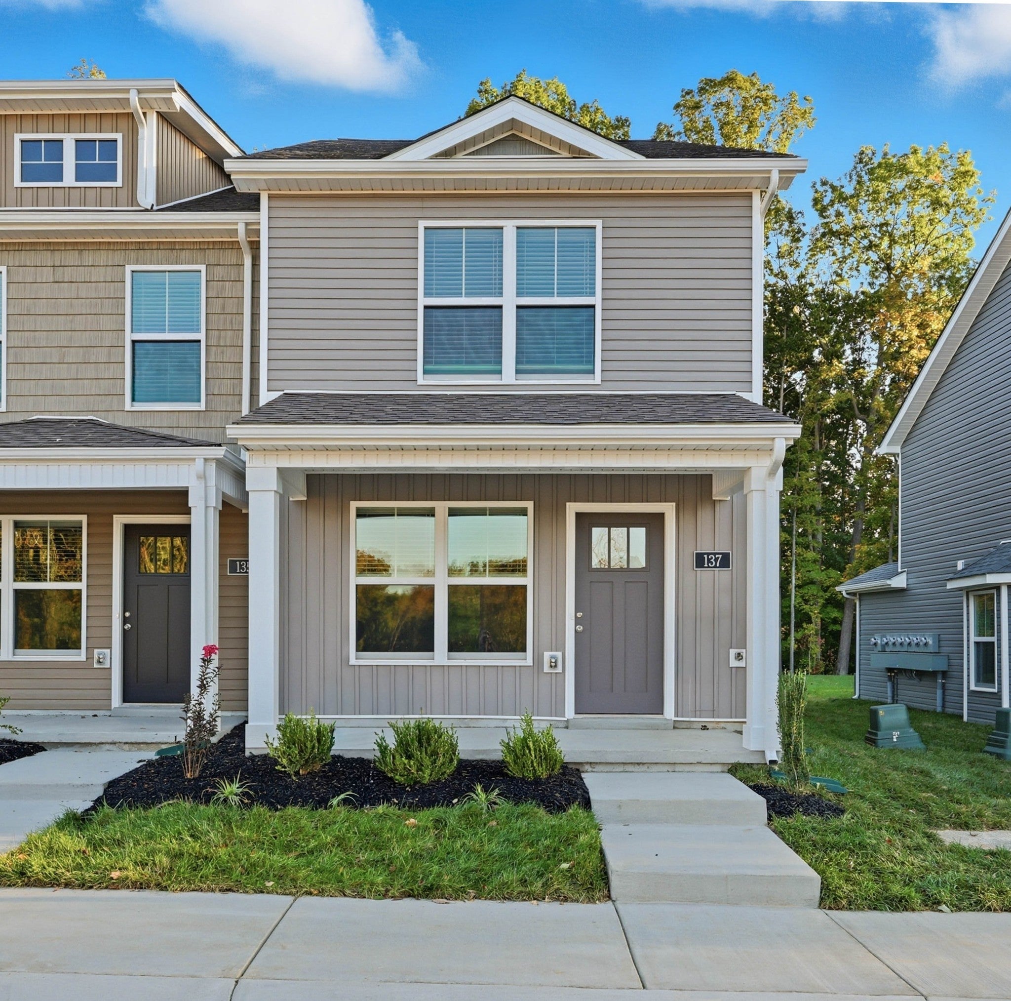 Photo of Listing #3033911