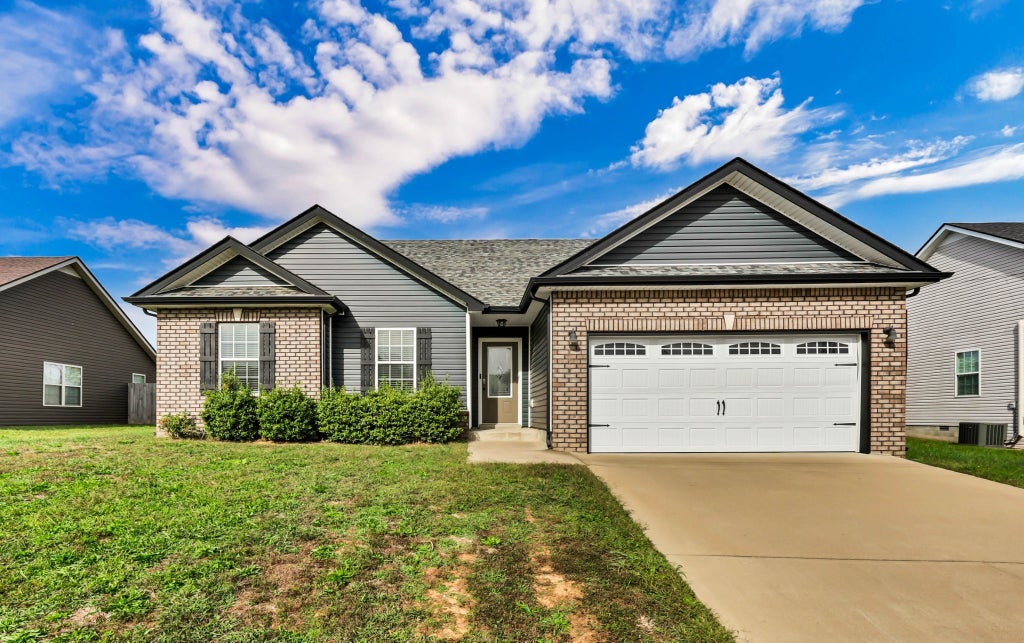 112 Ambridge St, Oak Grove