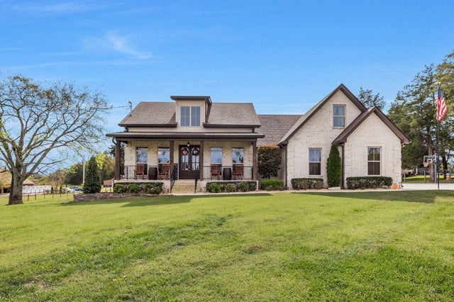 321 Dixon Rd, Shelbyville