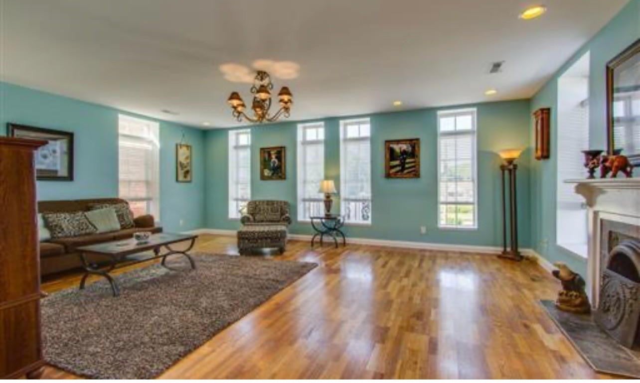 Photo of Listing #3034444