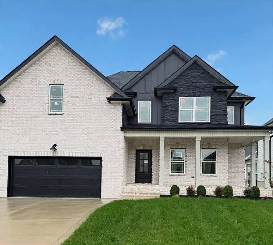 474 Spiderwort Dr, Clarksville