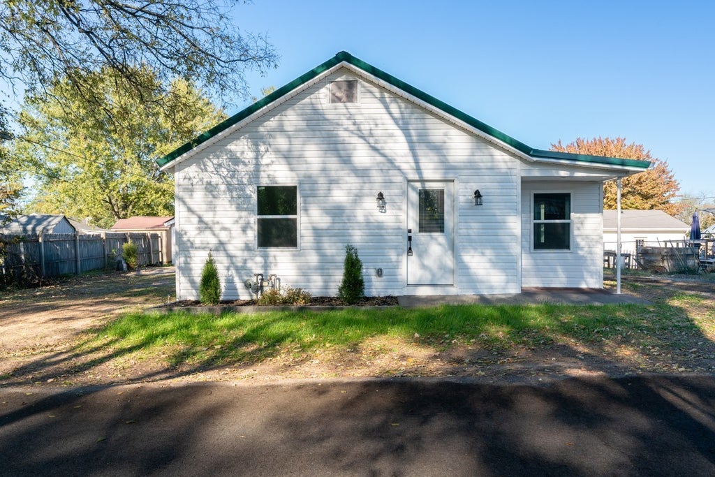 342 Crescent Dr, Springfield