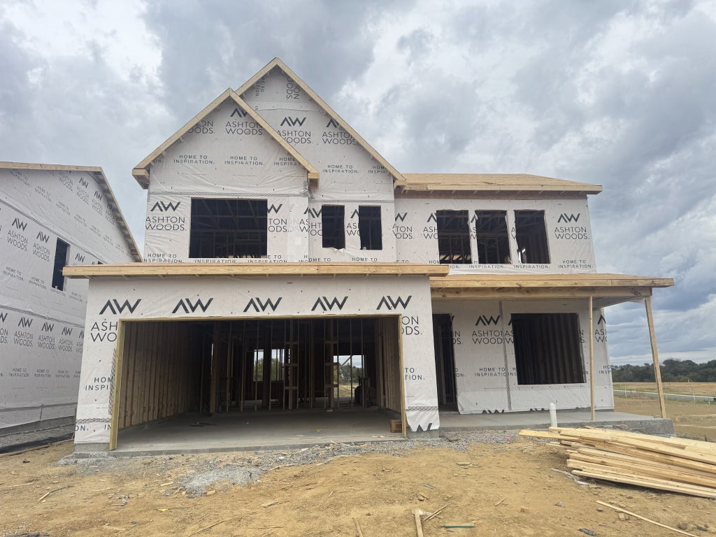 133 Dahlia Dr, La Vergne