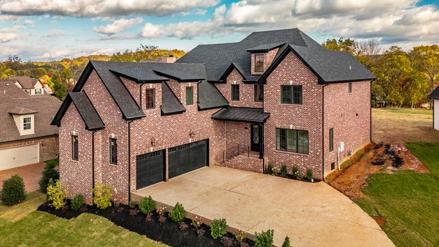 1016 Luxborough Drive, Hendersonville