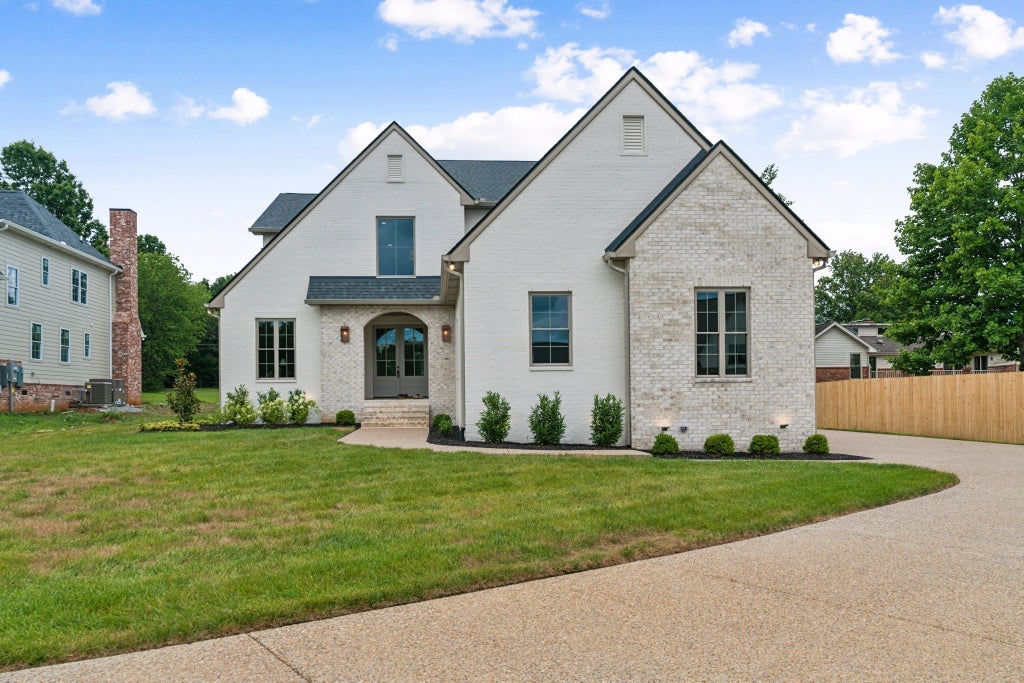 2410 Horn Springs, Lebanon