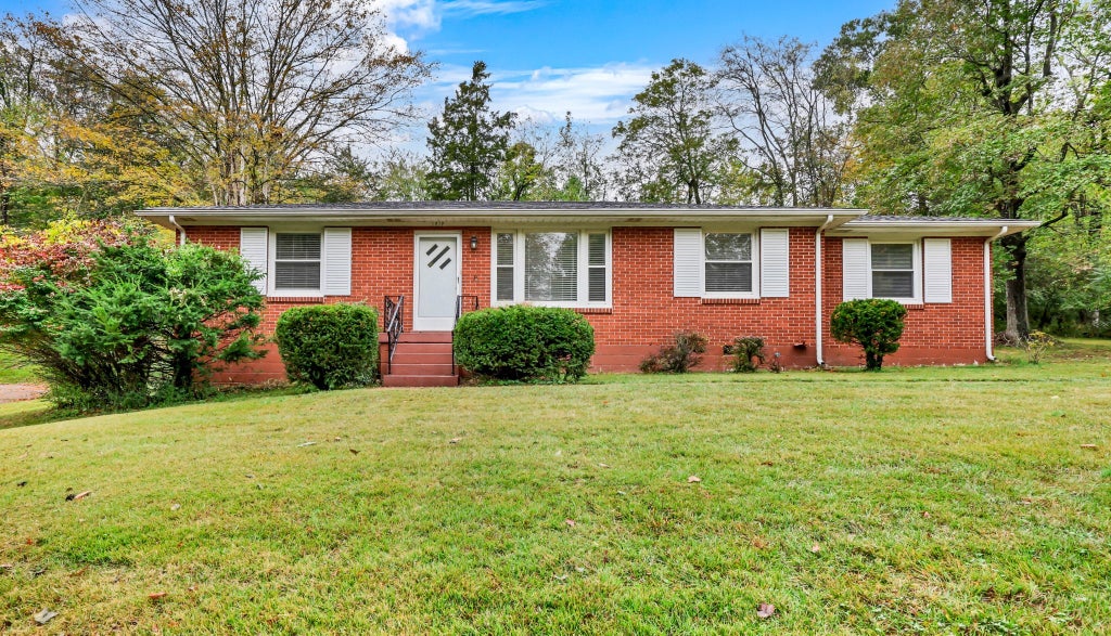 1212 Beverly Hills Dr, Clarksville