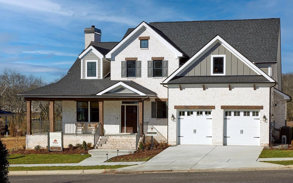 388 Reddenwood Rd, Hendersonville