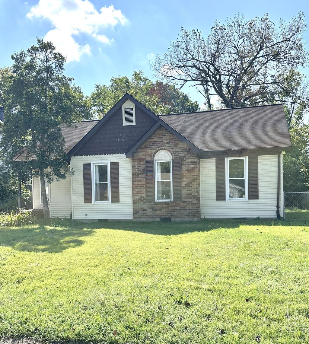 1233 Jacksons Hill Rd, Hermitage