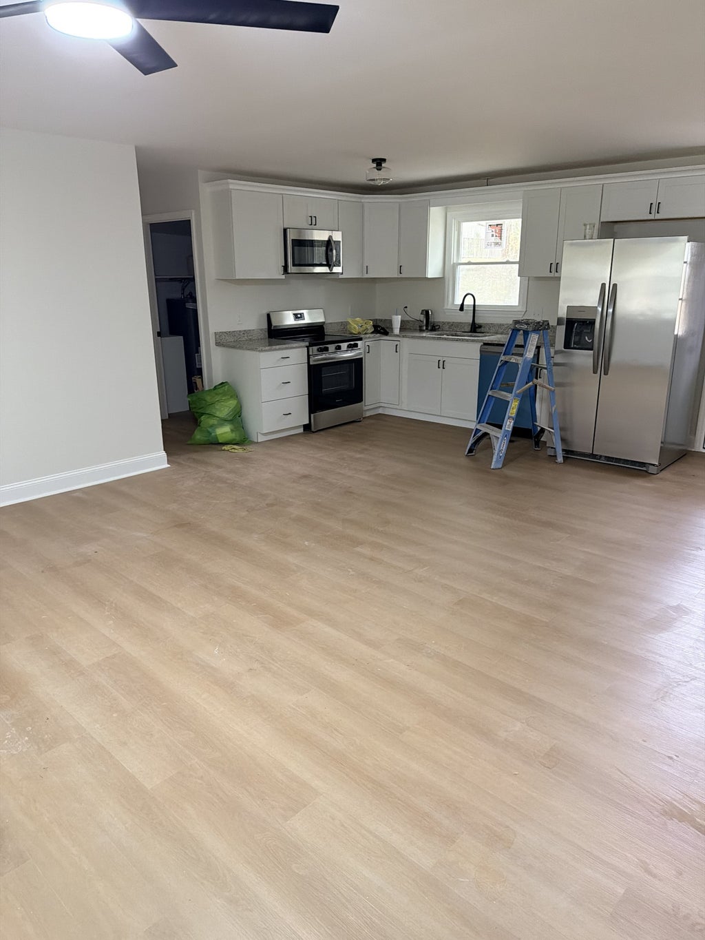 207 Glenburg Dr, Manchester