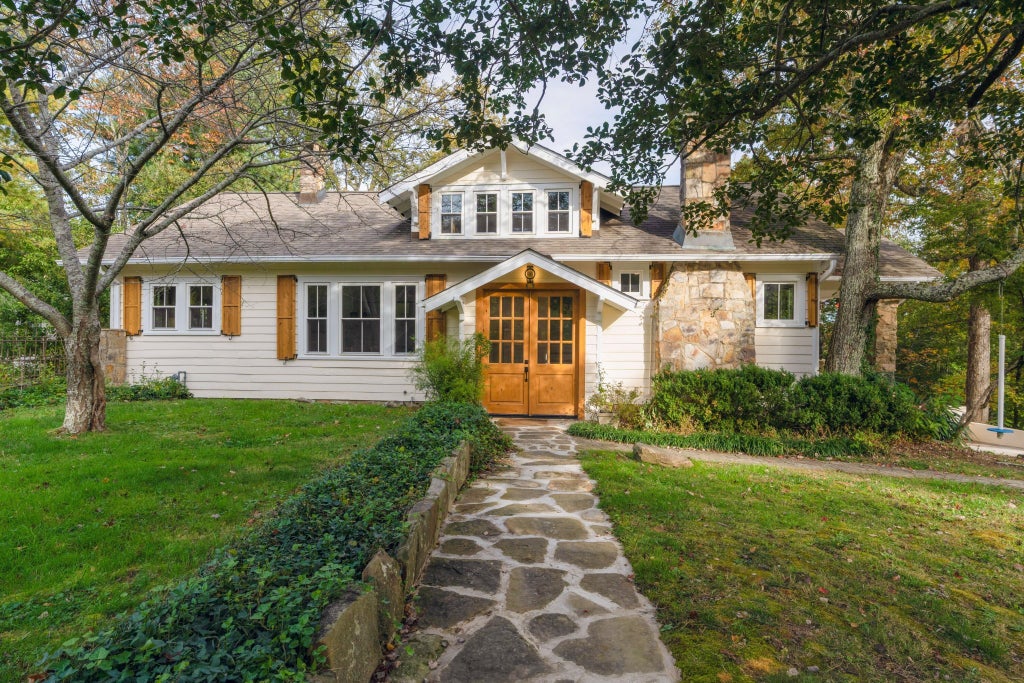 117 S Bragg Avenue, Lookout Mountain