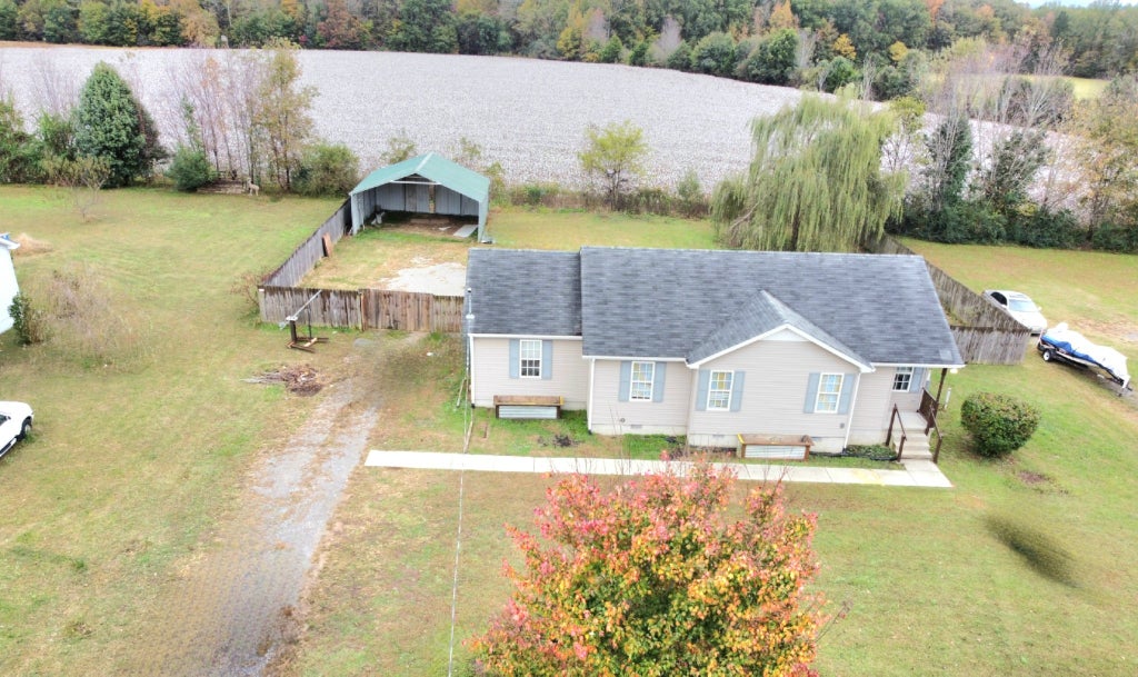 889 Six Mile Board Rd, Belvidere