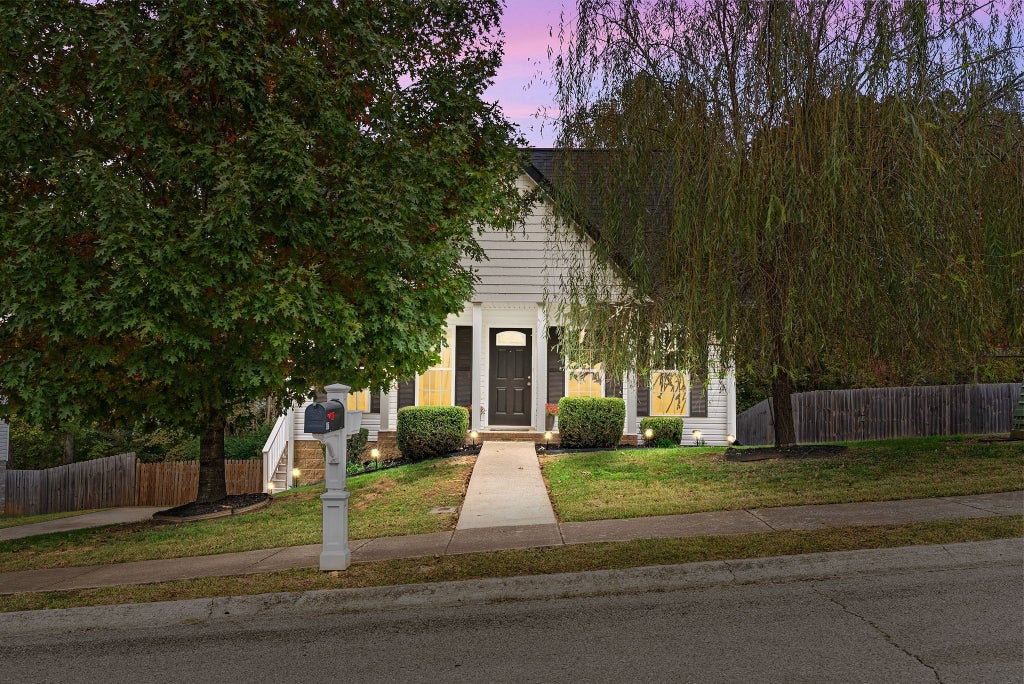 417 Zurich Ct, Clarksville