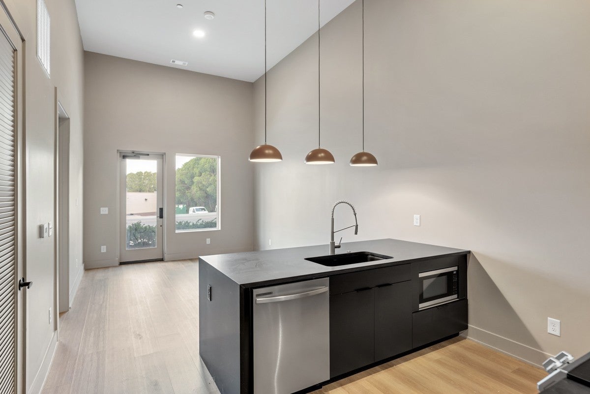 Photo of Listing #3035016