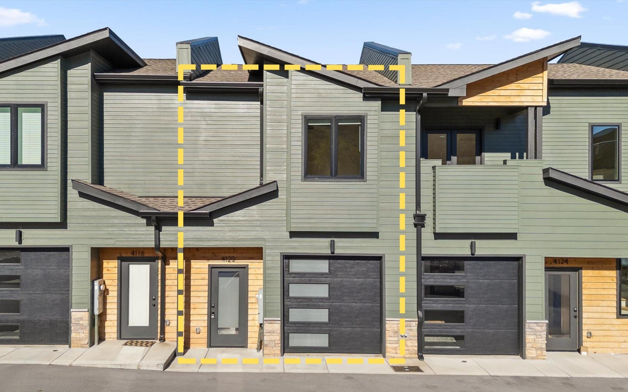 Photo of Listing #3035075