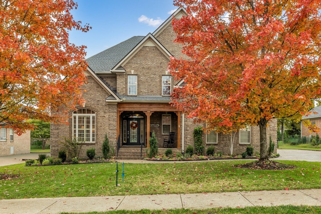 1015 Smokerise Ln, Hendersonville