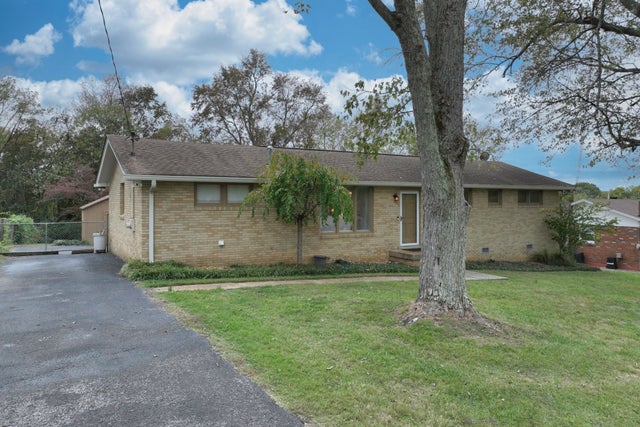 117 Crossroad Dr, Hendersonville