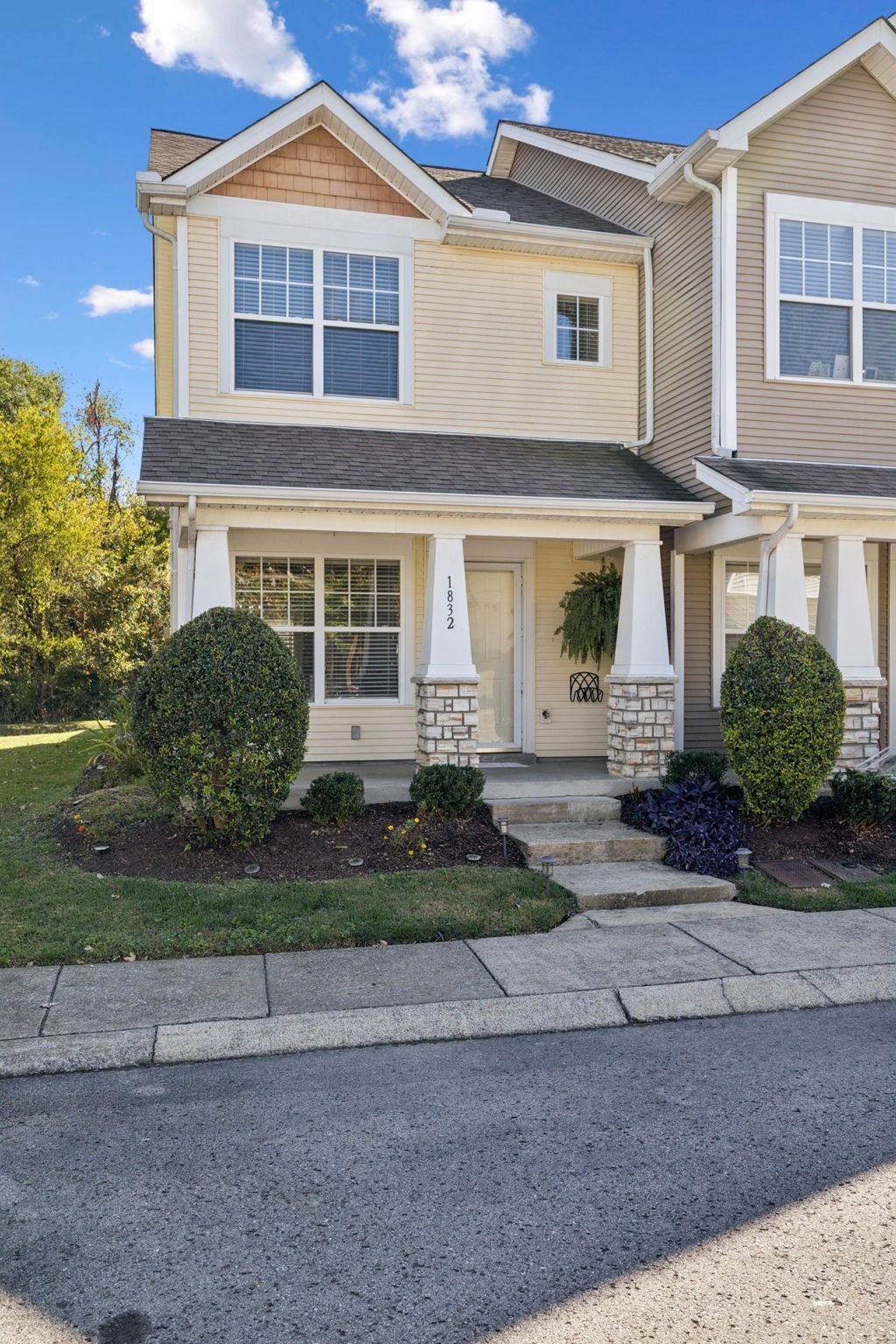 Photo of Listing #3035273