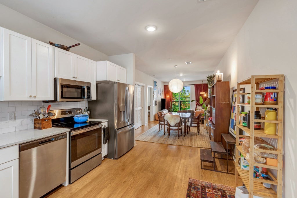 600 E Trinity Ln 106, Nashville