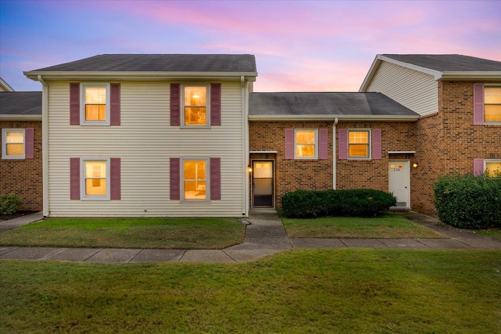 128 Lake Chateau Dr, Hermitage